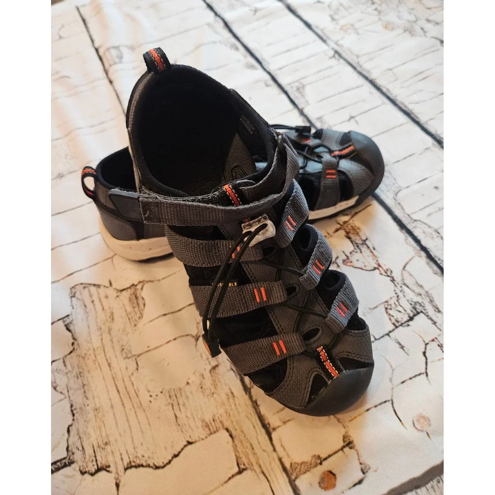 KEEN Newport Neo H2 Kids Sandals Size 6 Grey Black Orange Water Shoes 1018426